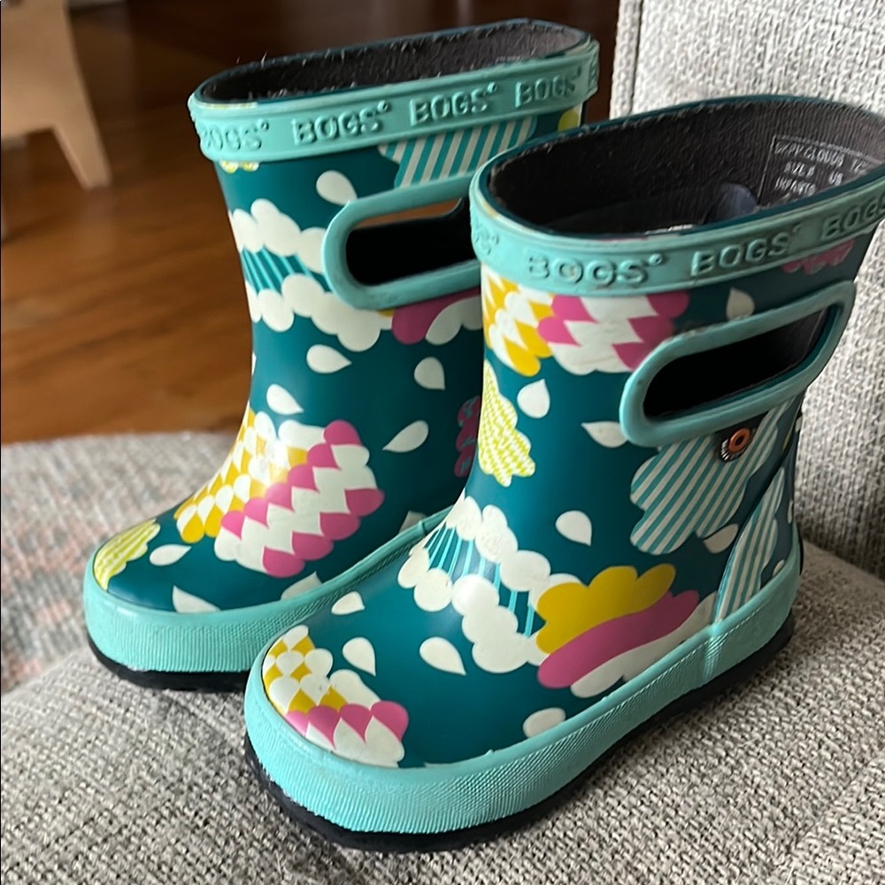Bogs Blue Green and Yellow Rain Boots with Pull-On Handles Infant 5